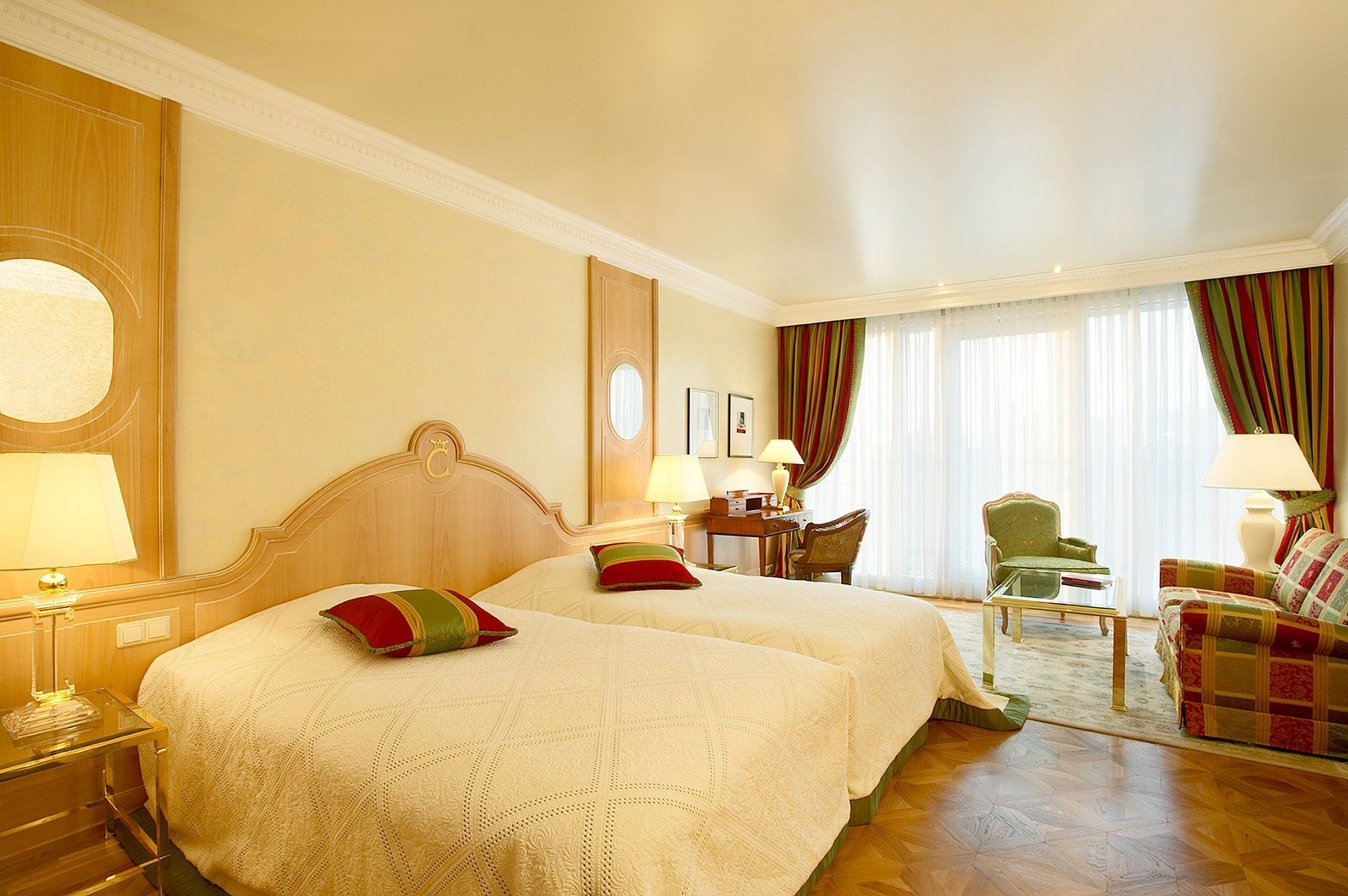 コロンビ ホテル フライブルク 部屋 写真 A room at the Hotel de la Tour