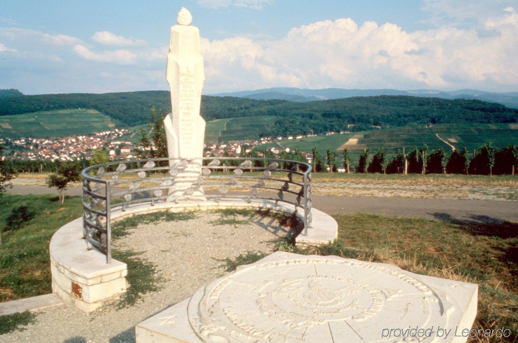 コロンビ ホテル フライブルク エクステリア 写真 The Virgin of the Mountain