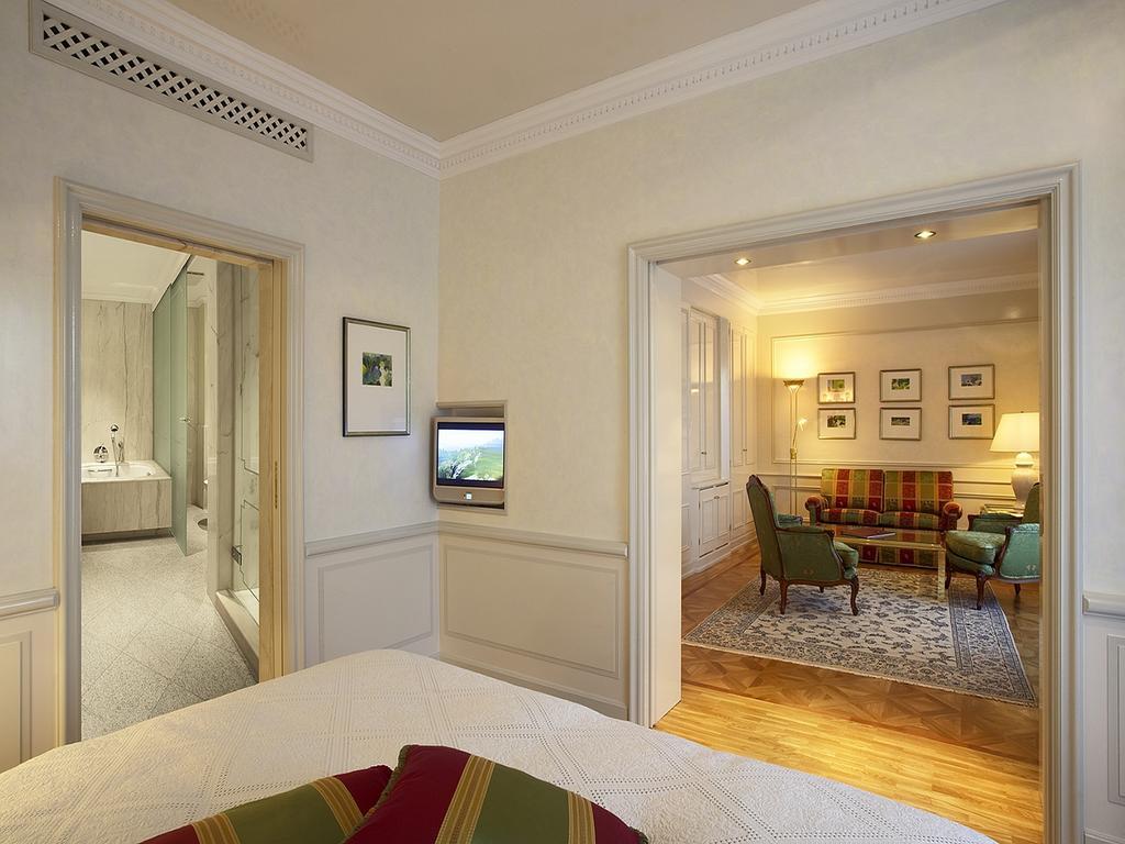 コロンビ ホテル フライブルク エクステリア 写真 A suite at the hotel