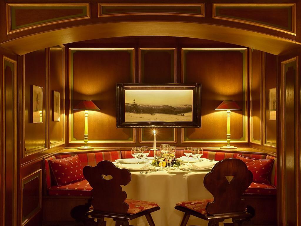 コロンビ ホテル フライブルク エクステリア 写真 The restaurant's interior