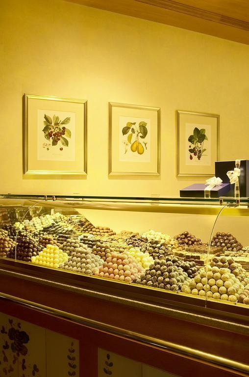 コロンビ ホテル フライブルク エクステリア 写真 Chocolate truffles