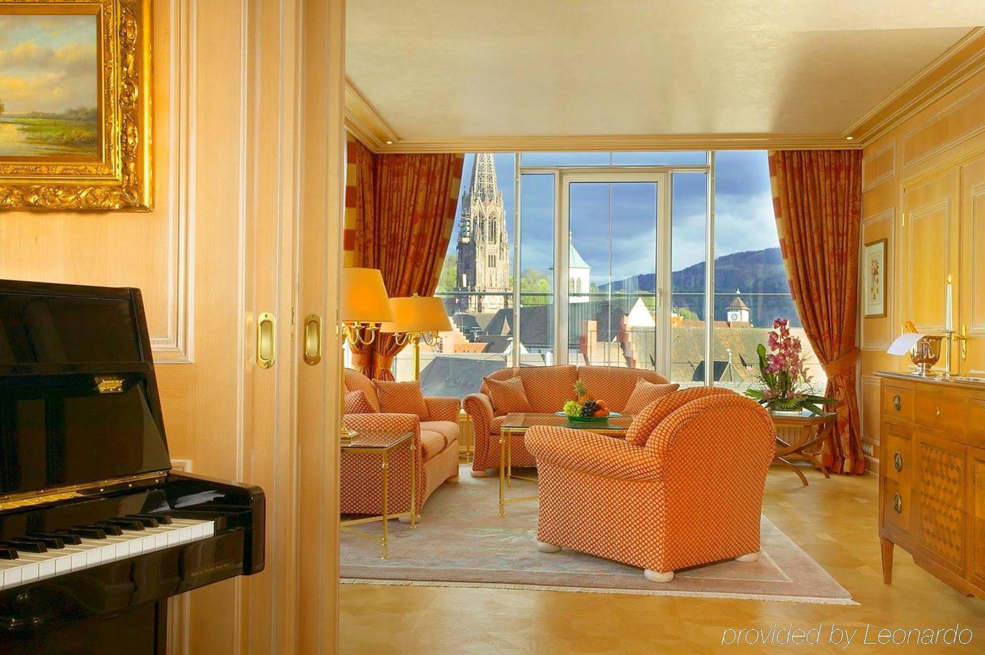 コロンビ ホテル フライブルク エクステリア 写真 A suite at the InterContinental Vienna
